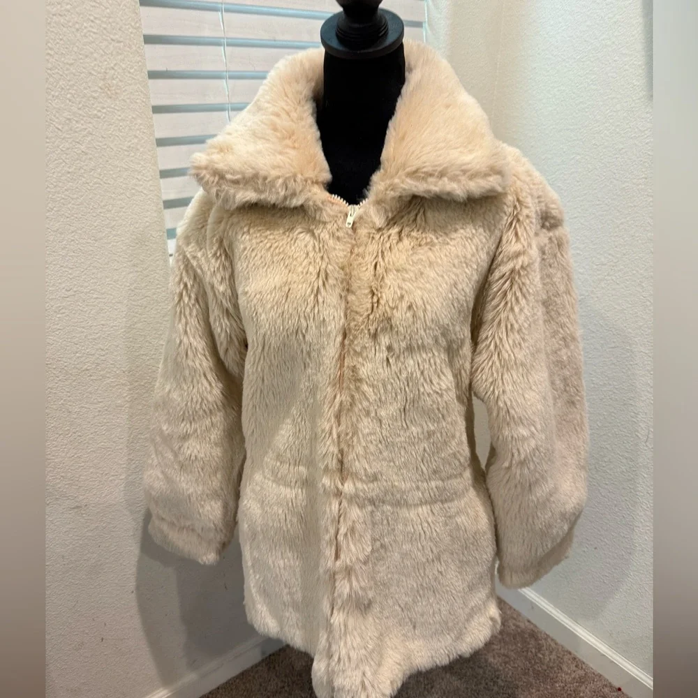 Vintage White Stag White 70s 80s Faux Fur Coat Large‎